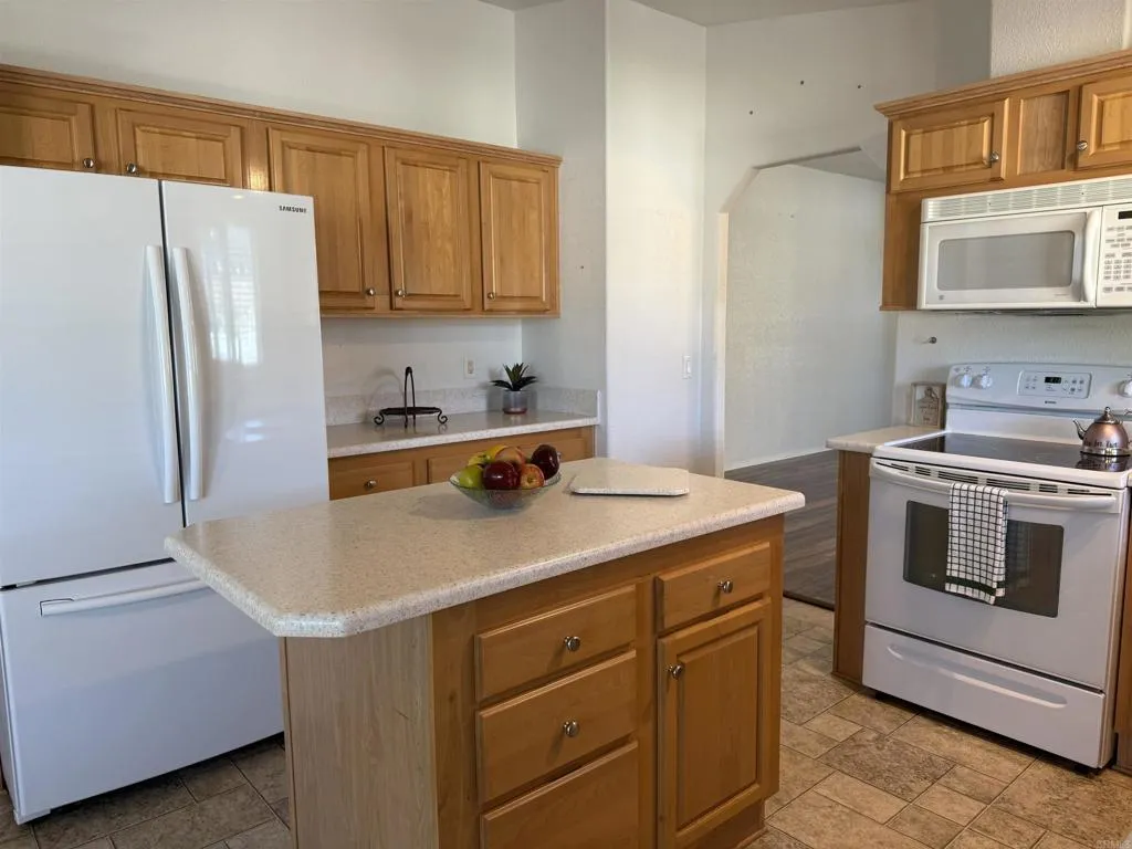 https://cdn.realtyfeed.com/cdn/127/306569924/dcb599fd1544a6ac16080cadf4219aed.webp