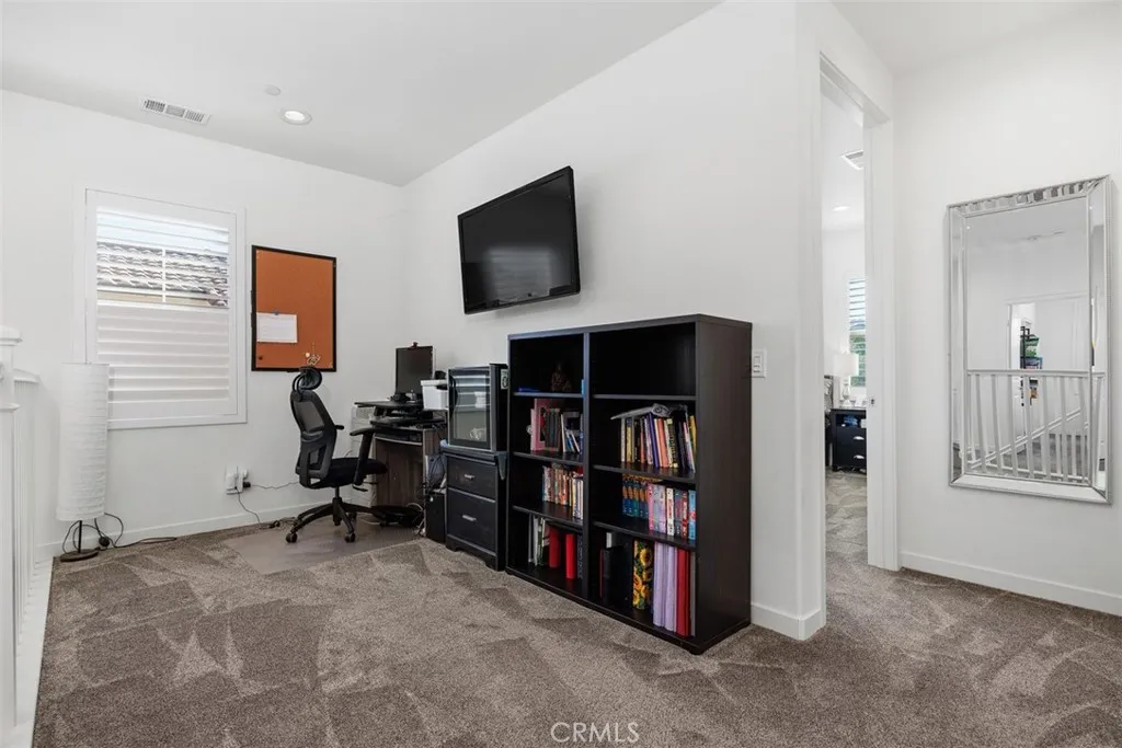 https://cdn.realtyfeed.com/cdn/127/306569931/819615f20bf5338ae1266b6a9343c478.webp