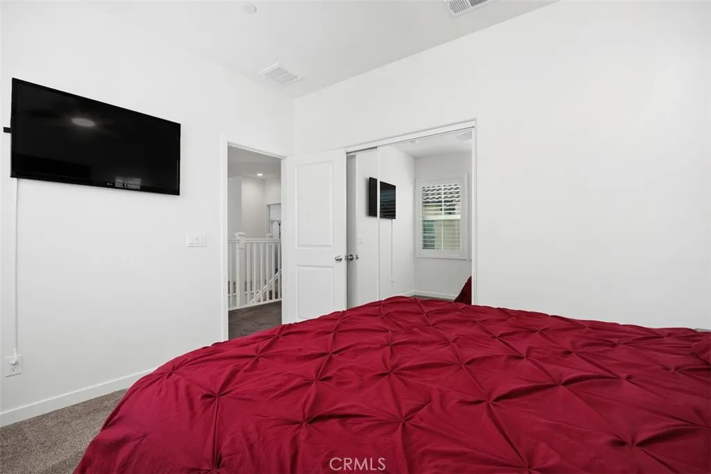 https://cdn.realtyfeed.com/cdn/127/306569931/96d4af6647257c65f5ec8d602740a88d.webp