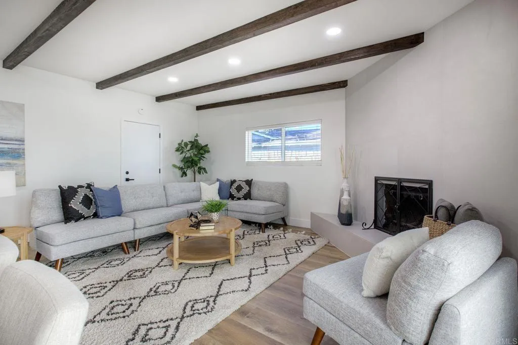 https://cdn.realtyfeed.com/cdn/127/306570011/12d9e290413a8aa4e33b71b4ee8d9216.webp