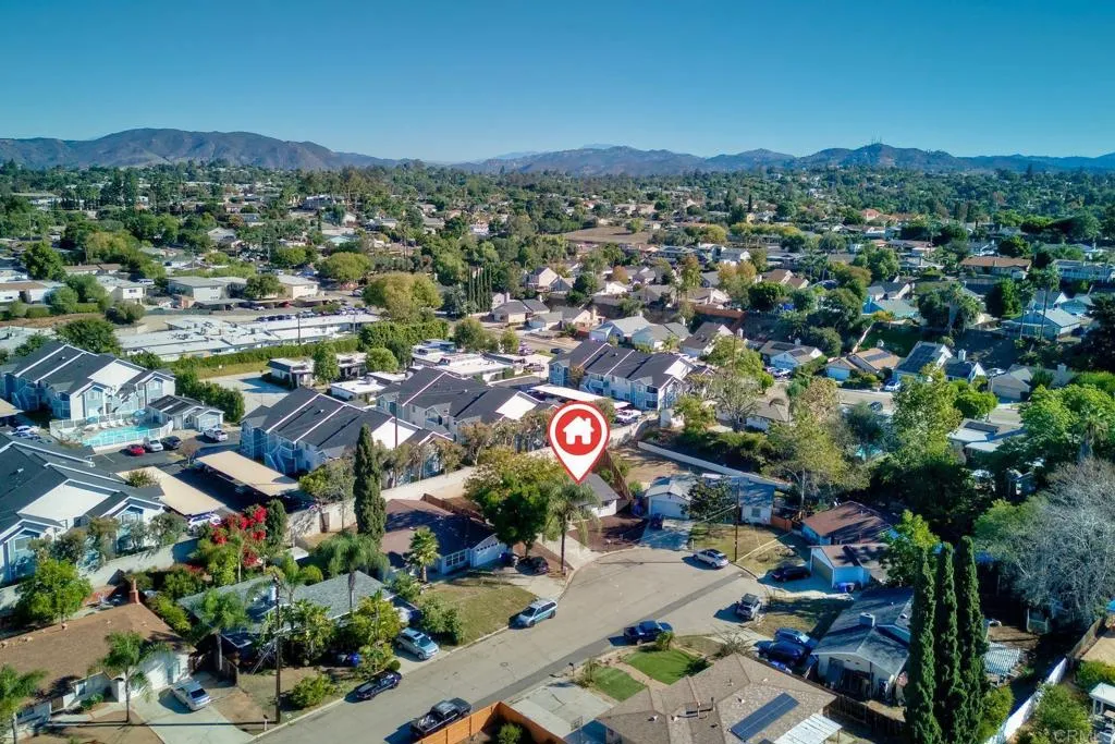 https://cdn.realtyfeed.com/cdn/127/306570011/9c62f6727d9b497743c8f540df7c54c0.webp