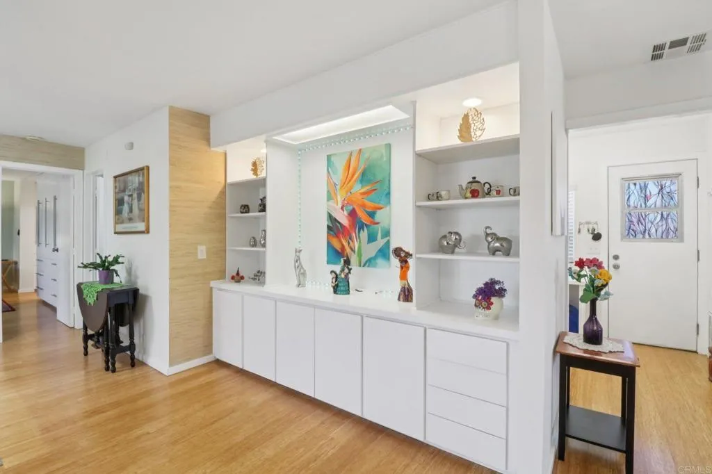 https://cdn.realtyfeed.com/cdn/127/306570057/0de09085d5c6b0777cbef46d9f418521.webp