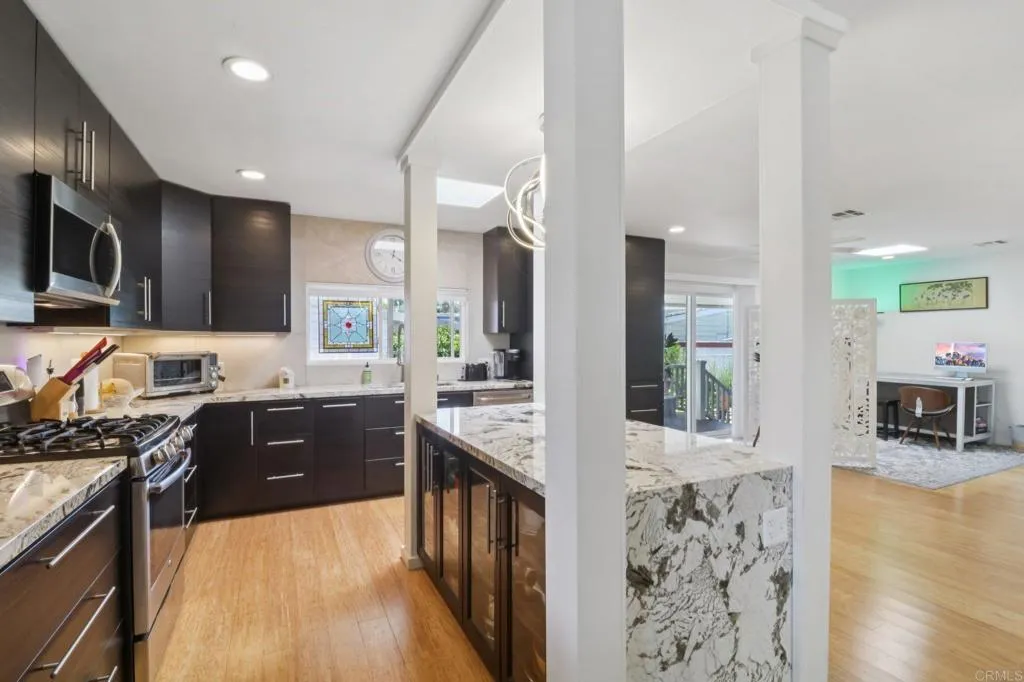 https://cdn.realtyfeed.com/cdn/127/306570057/9aa2930e7386470eacdd7b9f3ce602eb.webp