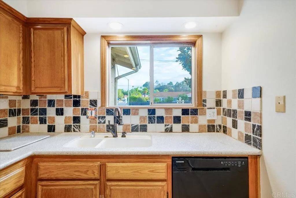 https://cdn.realtyfeed.com/cdn/127/306570086/72829da2234cb05c2d640d5b20187dc7.webp
