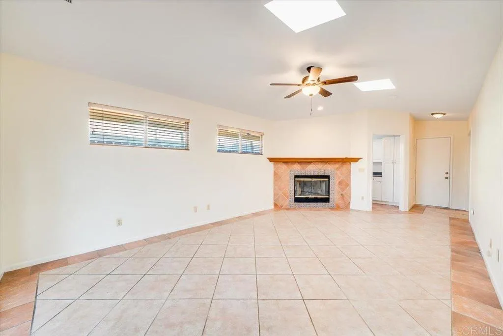 https://cdn.realtyfeed.com/cdn/127/306570086/b0d9267bf5612d3f9d79ad4b038ac829.webp