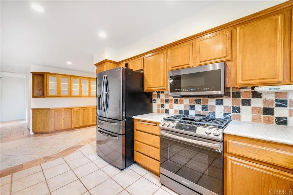 https://cdn.realtyfeed.com/cdn/127/306570086/b49696019205f20ac41701288242adc6.webp