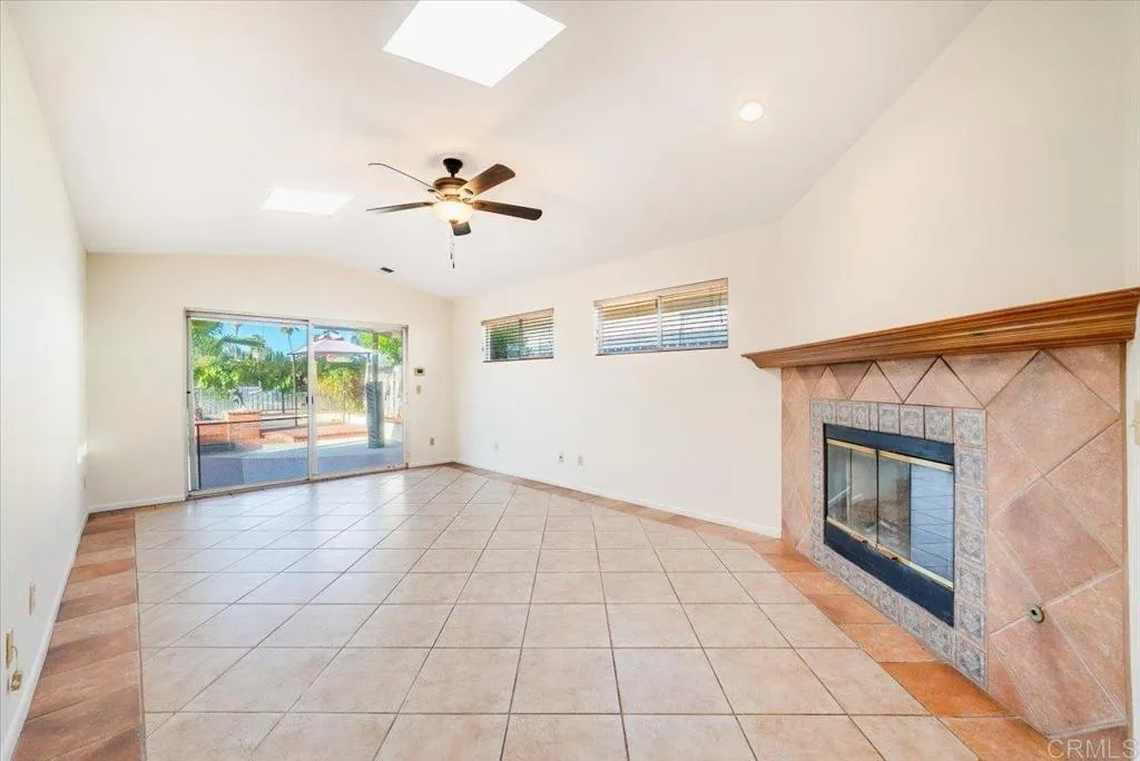 https://cdn.realtyfeed.com/cdn/127/306570086/b8dbb2e0be3970899ad58b26fd05411a.webp