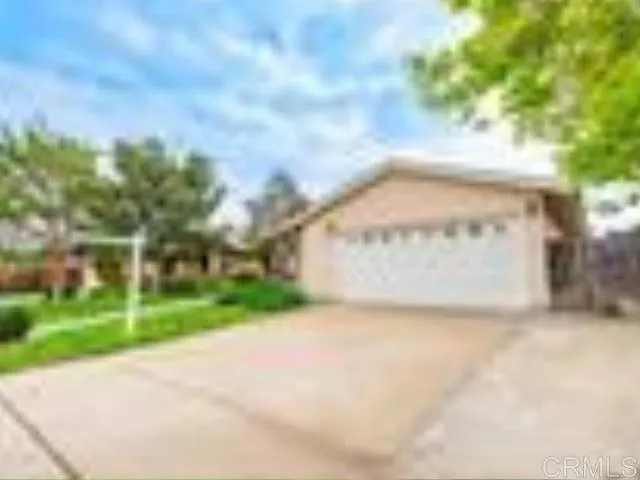 https://cdn.realtyfeed.com/cdn/127/306570086/e4ebb769787342dd18ff8b996e869978.webp