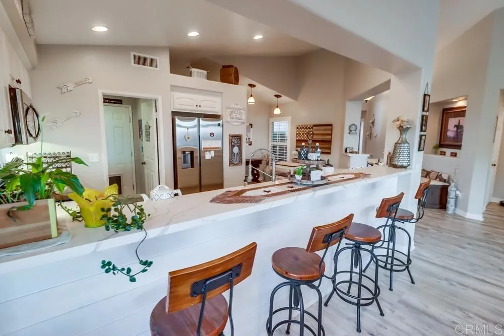 https://cdn.realtyfeed.com/cdn/127/306570104/01c836ba19dcef29e1b97903a099cd26.webp