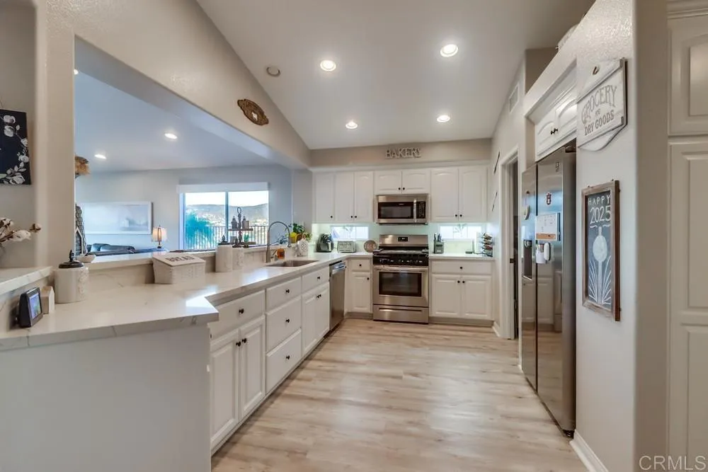 https://cdn.realtyfeed.com/cdn/127/306570104/0cd56330806053ee05873e1411f731c8.webp