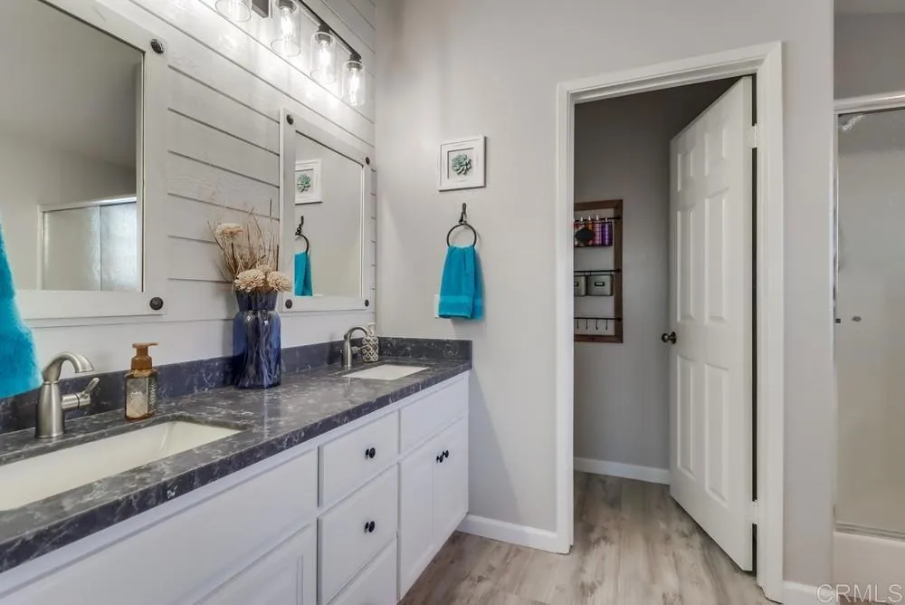 https://cdn.realtyfeed.com/cdn/127/306570104/393392b7a6c0a8c75585a6a9db8d3594.webp