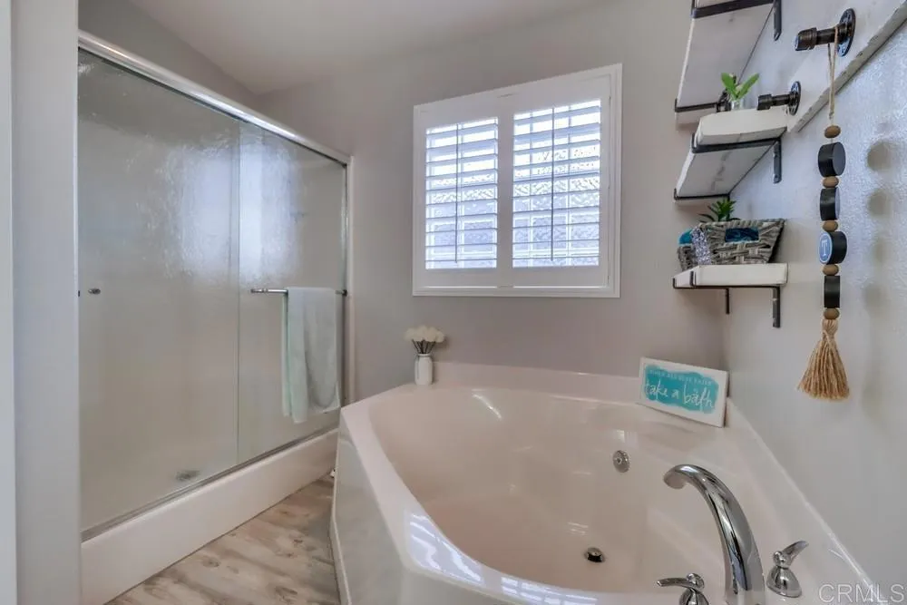 https://cdn.realtyfeed.com/cdn/127/306570104/b8d9ed1df153411441dd0b8483ab0b45.webp