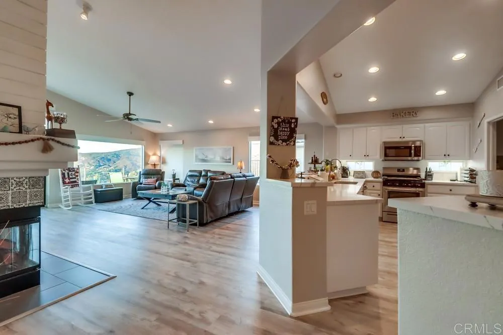 https://cdn.realtyfeed.com/cdn/127/306570104/fa383352119e0f73cfd5d264d80eda26.webp