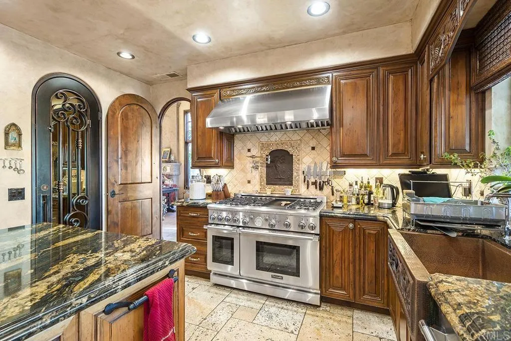 https://cdn.realtyfeed.com/cdn/127/306570205/0caaf34c7f74baa3031f0fbd6f510d46.webp