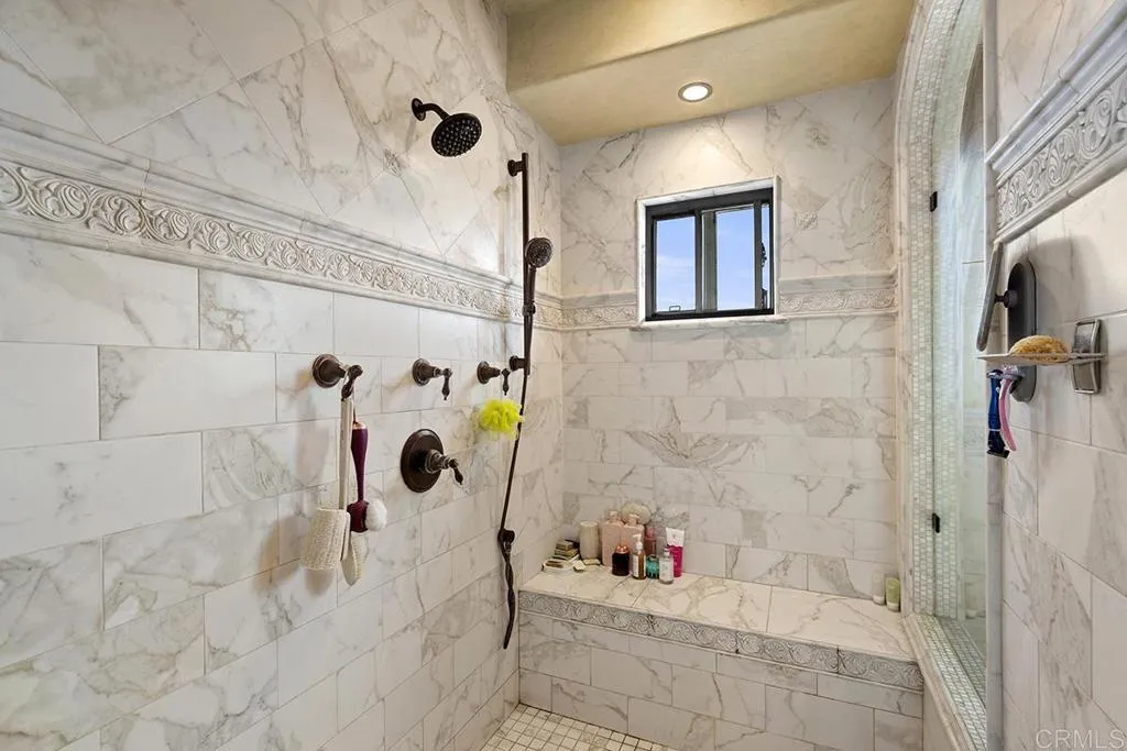 https://cdn.realtyfeed.com/cdn/127/306570205/dfbfaf22574b08088834349f423f3f9a.webp