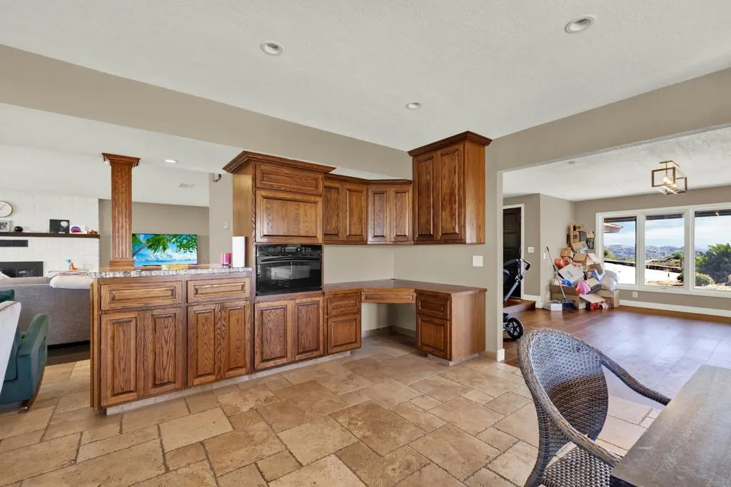 https://cdn.realtyfeed.com/cdn/127/306570458/16ba1b009e9b6fc3b0e8a221e98716eb.webp