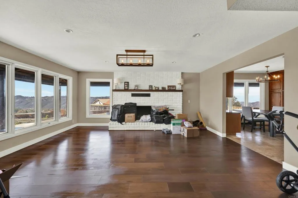 https://cdn.realtyfeed.com/cdn/127/306570458/18190e2380c167c79f7dbe69a45e93b9.webp