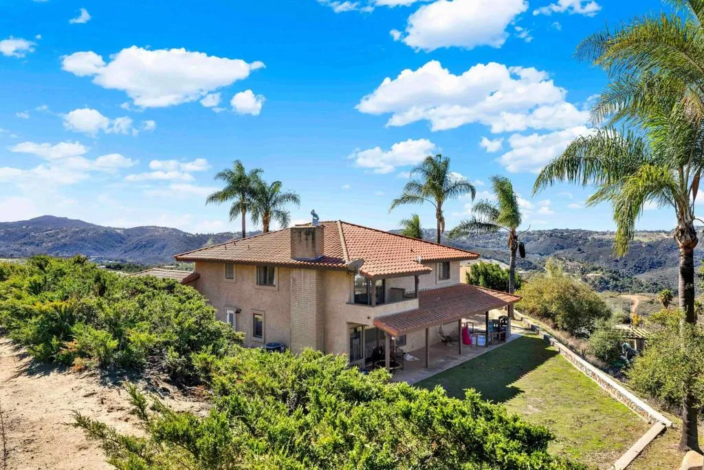 https://cdn.realtyfeed.com/cdn/127/306570458/1db50f3a451e7f8563a857f34d4a3818.webp