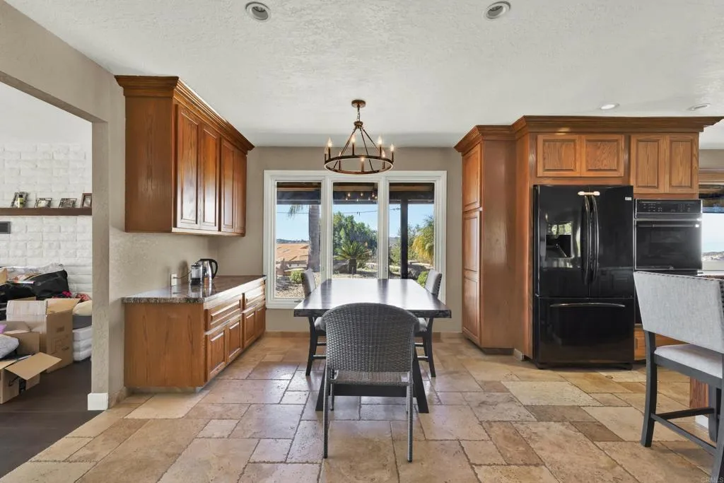 https://cdn.realtyfeed.com/cdn/127/306570458/754da86fc724e1f6e18f49096a4a50cf.webp