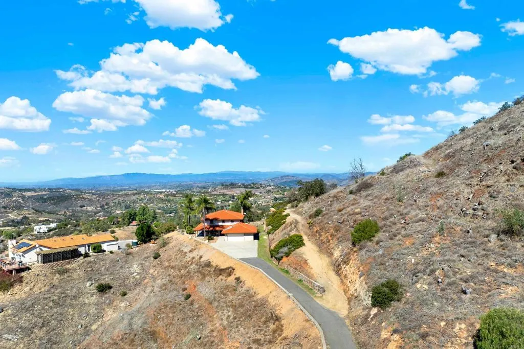 https://cdn.realtyfeed.com/cdn/127/306570458/a60c5d3e80d055ad5a6200db9a4f64a0.webp