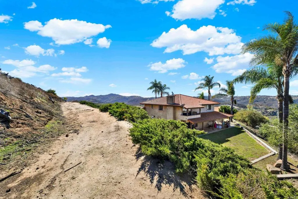 https://cdn.realtyfeed.com/cdn/127/306570458/b7e0698400f7bf901f7a47e5fcbb9a3e.webp