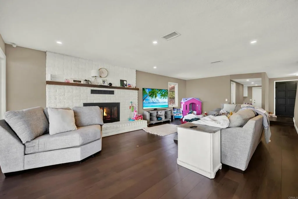 https://cdn.realtyfeed.com/cdn/127/306570458/c10bed9784fe9a7a72eeaaa1fd65b0c9.webp