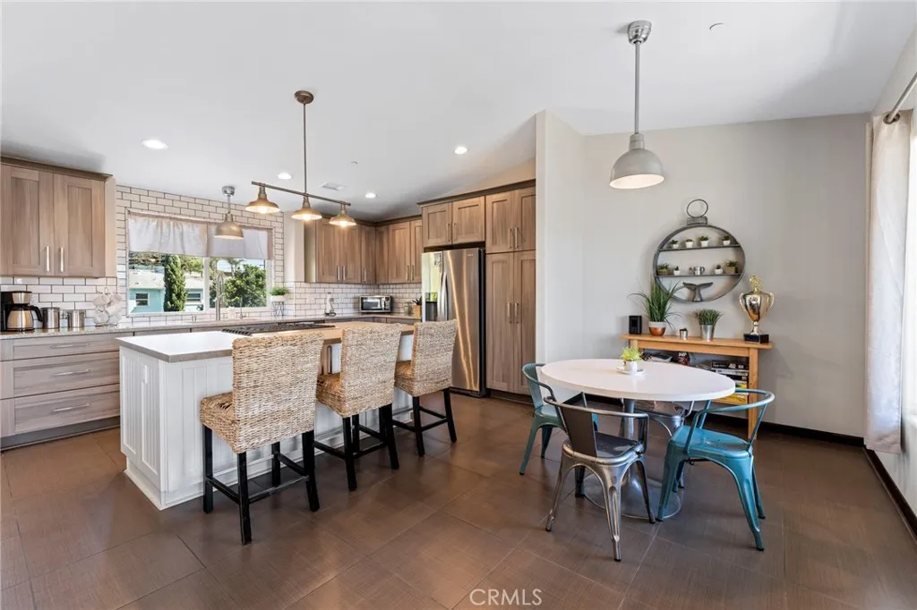https://cdn.realtyfeed.com/cdn/127/306570466/1b4255983736fd3d2ad28fe9f70a9e77.webp
