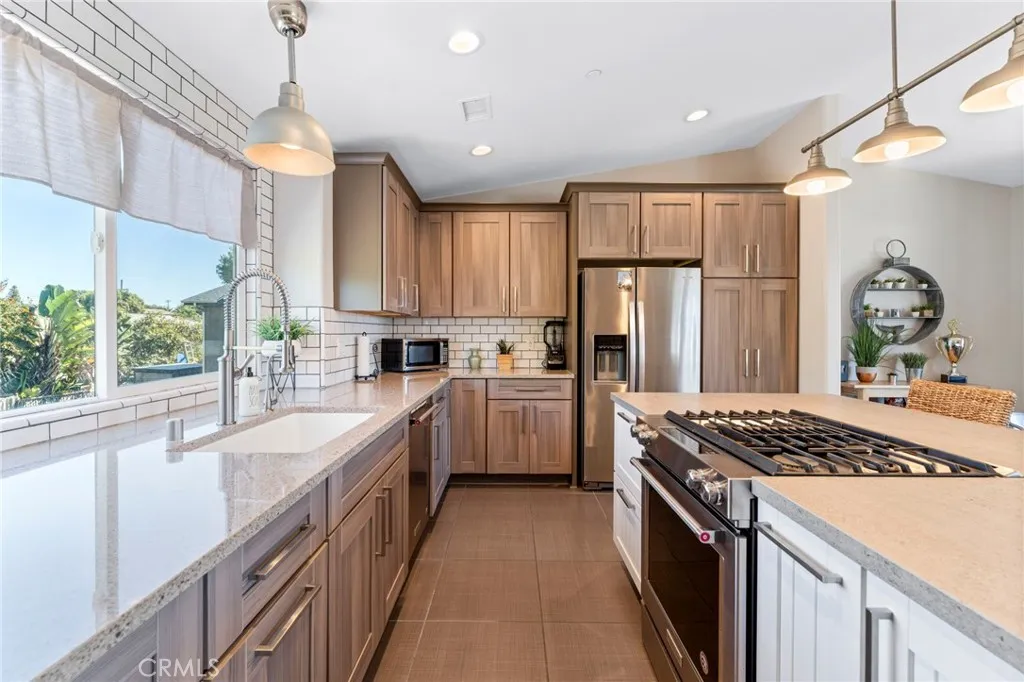 https://cdn.realtyfeed.com/cdn/127/306570466/436eeb7b417429a309b438d7327ed447.webp