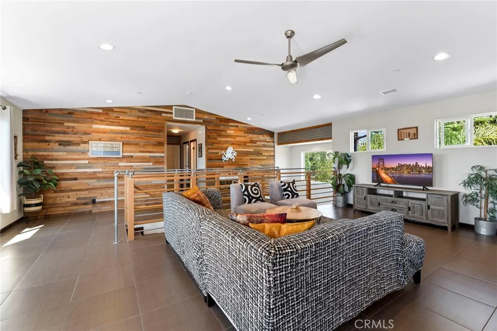 https://cdn.realtyfeed.com/cdn/127/306570466/e9add0088c040ab4c7baeb9796fff1cb.webp