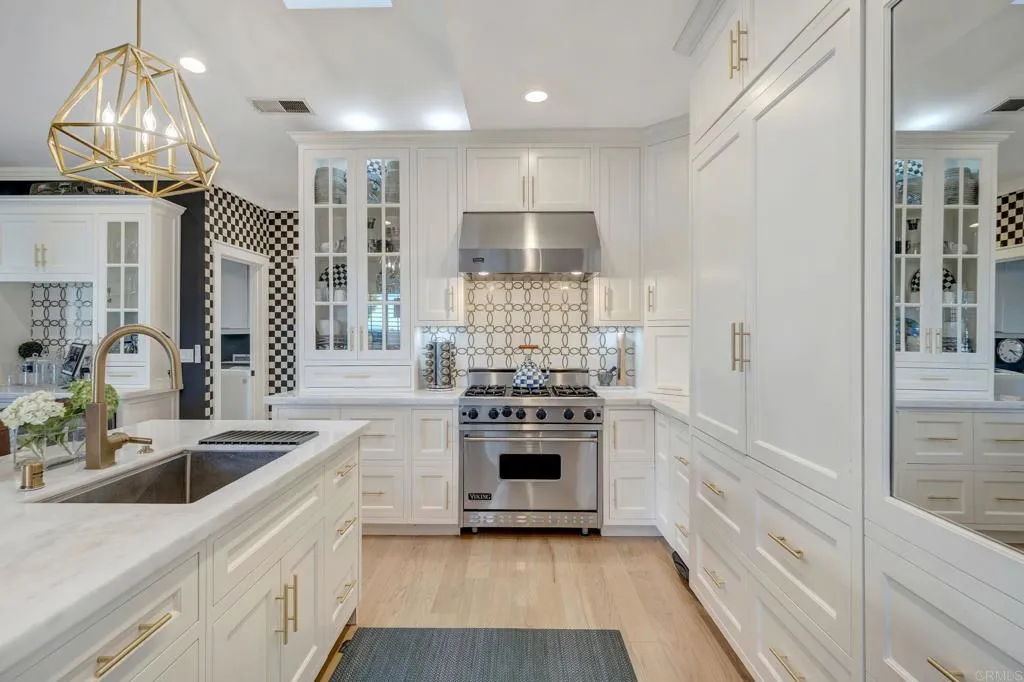 https://cdn.realtyfeed.com/cdn/127/306570502/074cd2d76c581eeeab4efb0c8f2ad19b.webp