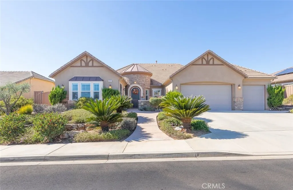 https://cdn.realtyfeed.com/cdn/127/306570510/95dea3c1822cf303c1adba5354820f5d.webp
