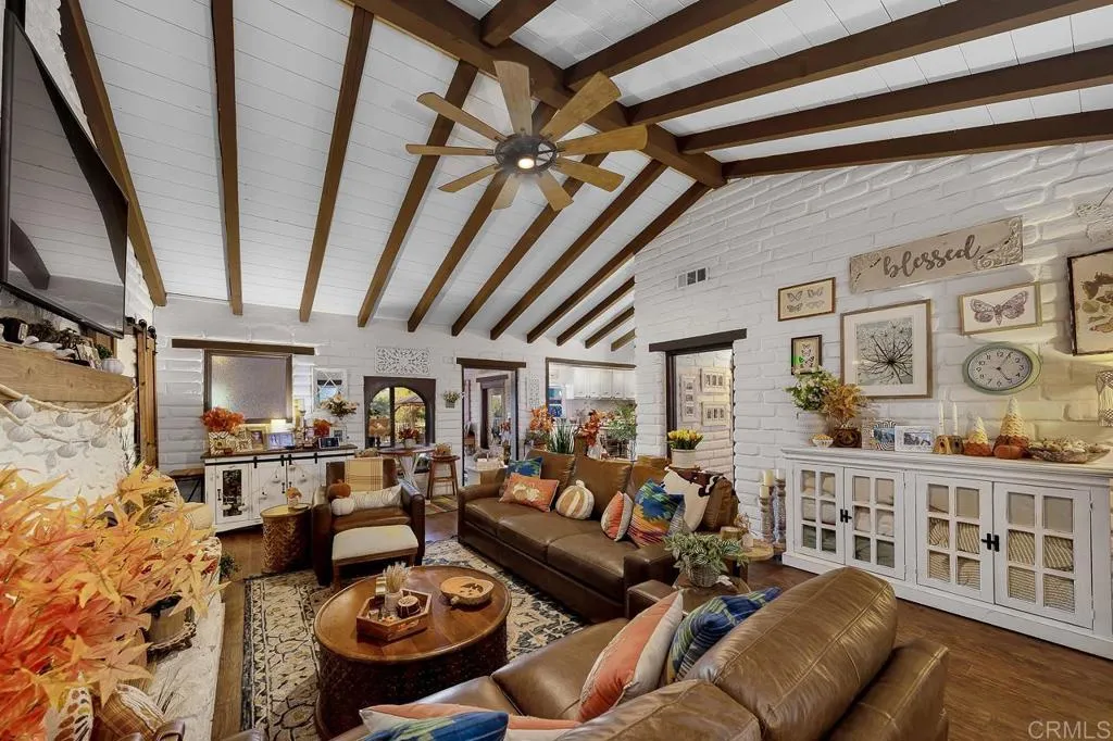 https://cdn.realtyfeed.com/cdn/127/306570591/3fb1a61e4169e6dc377581414407b672.webp