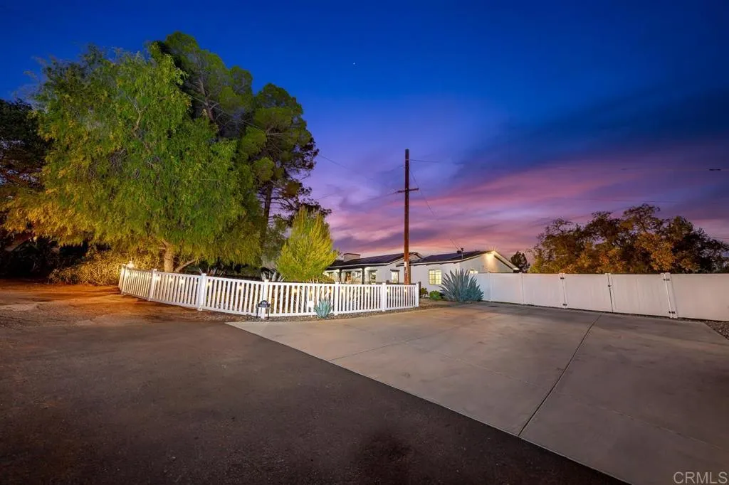 https://cdn.realtyfeed.com/cdn/127/306570591/69c68484098d82e6a52575137515fdf9.webp