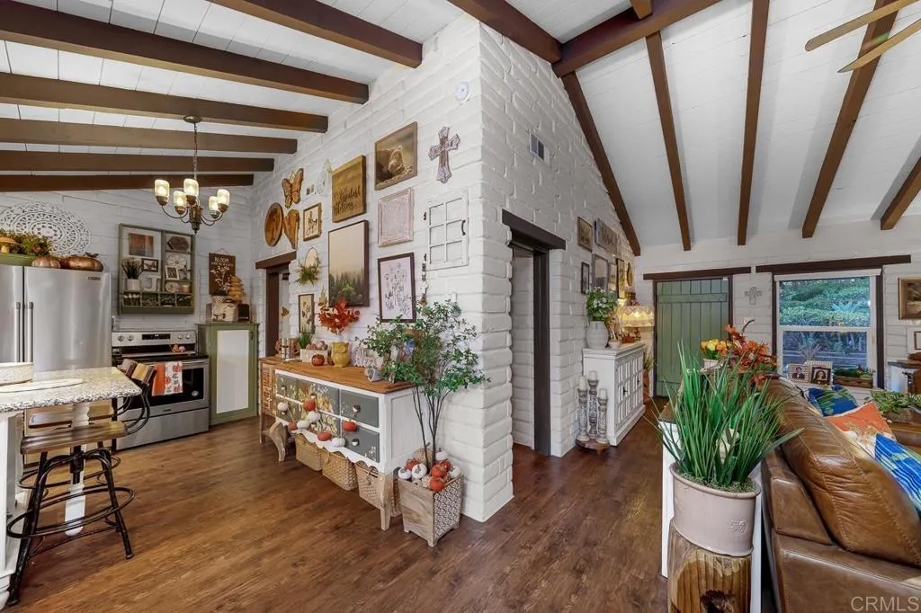 https://cdn.realtyfeed.com/cdn/127/306570591/ad614635363273a9f09266009e1588bd.webp