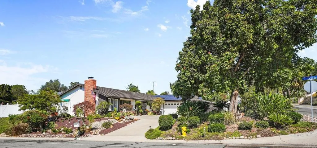 https://cdn.realtyfeed.com/cdn/127/306570617/88a7d650a0ecc1b43da5f3c63b9b300e.webp