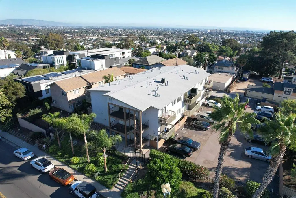 https://cdn.realtyfeed.com/cdn/127/306570623/09905ab09e84c0438fd29dd5cf182270.webp