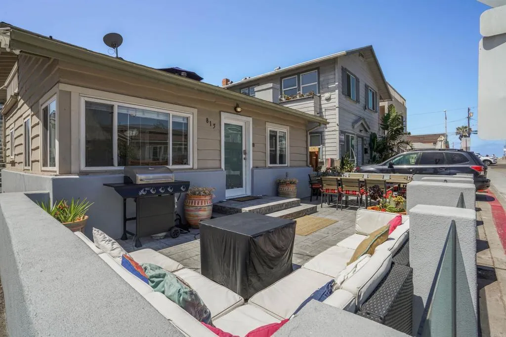 3492 Bayside Lane, San Diego