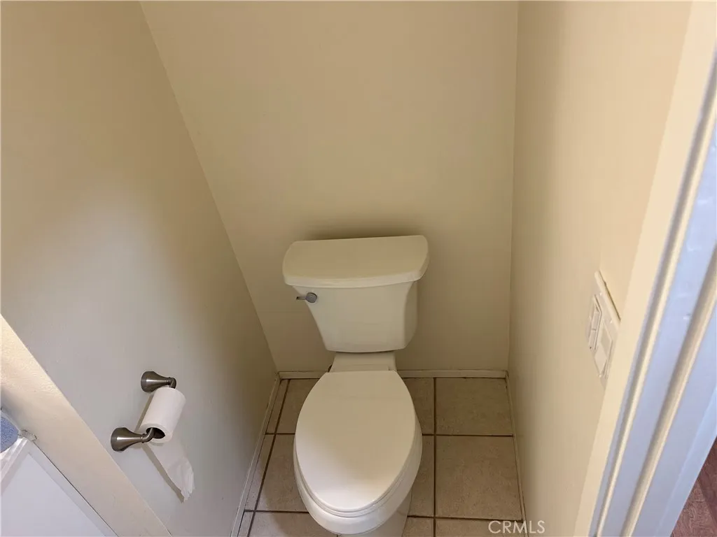 https://cdn.realtyfeed.com/cdn/127/306570717/0bcbf3d9a96adedbaf0f5a54f7dc8af8.webp