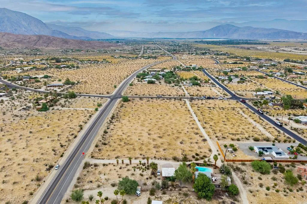 https://cdn.realtyfeed.com/cdn/127/306570756/d30ad4a5e5bad9fa43f71fc74656d508.webp