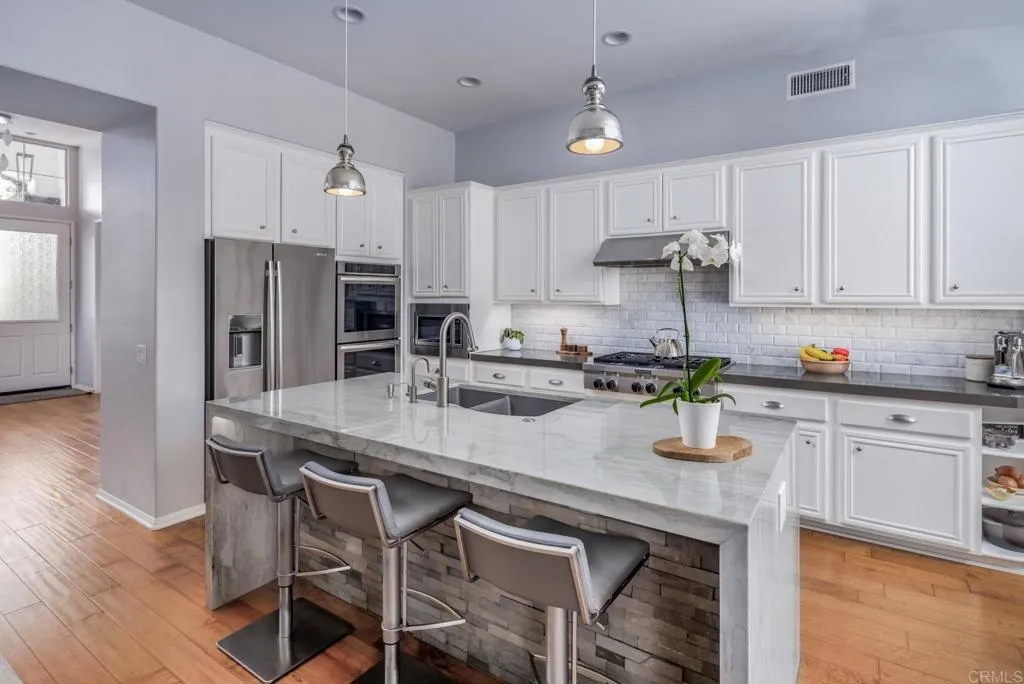 https://cdn.realtyfeed.com/cdn/127/306570759/94e95813782eb8d8c9ff514d942a0e32.webp