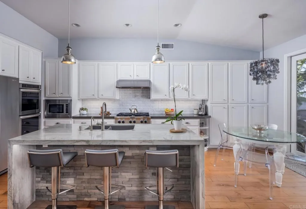 https://cdn.realtyfeed.com/cdn/127/306570759/cd8a1ff13918dd0651e770c9c43b65f7.webp