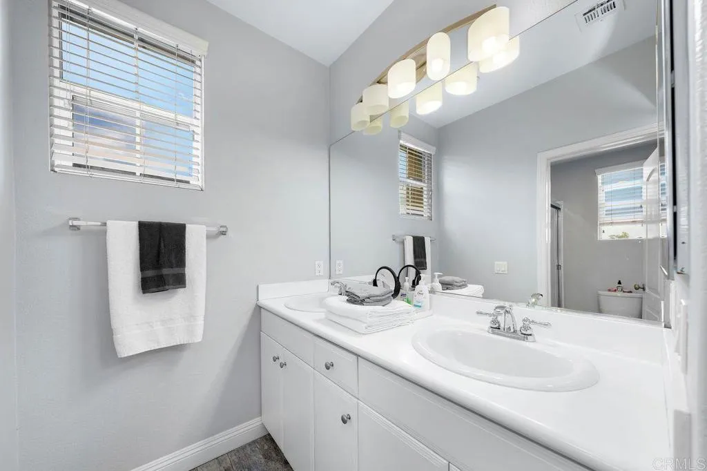https://cdn.realtyfeed.com/cdn/127/306570846/18fafc6a2c9fa0570a8096f5e2571cd8.webp