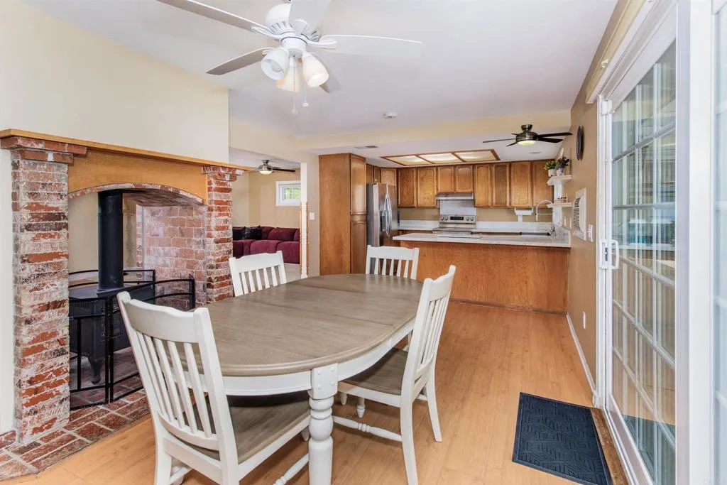 https://cdn.realtyfeed.com/cdn/127/306570932/1516841cc86d31c1a80ec7043cd79466.webp