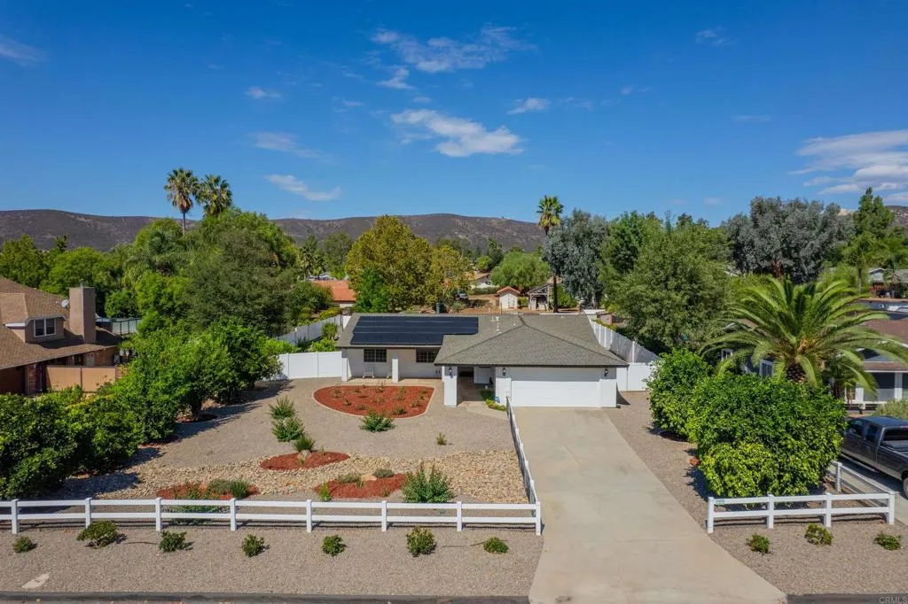 https://cdn.realtyfeed.com/cdn/127/306570932/21e0d7362adf5f0446724740b87a78bc.webp