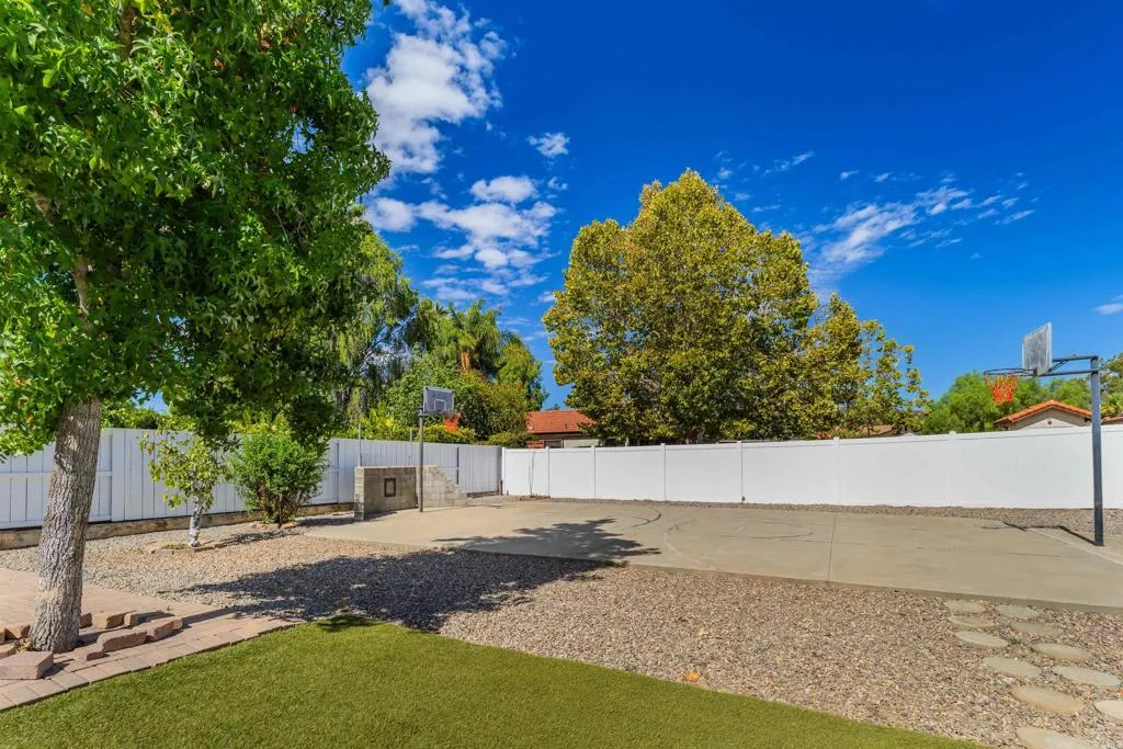 https://cdn.realtyfeed.com/cdn/127/306570932/2fd74b78c085df49bbacd9d4d49c38bc.webp