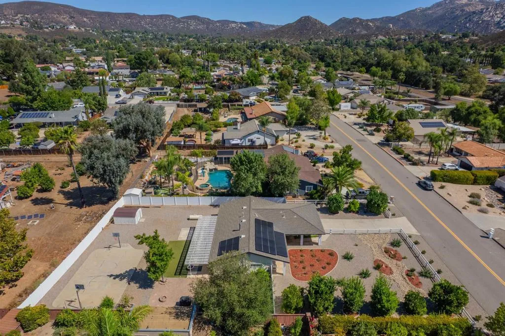 https://cdn.realtyfeed.com/cdn/127/306570932/5d53911ac89c0fd532edd1db07e7d00c.webp