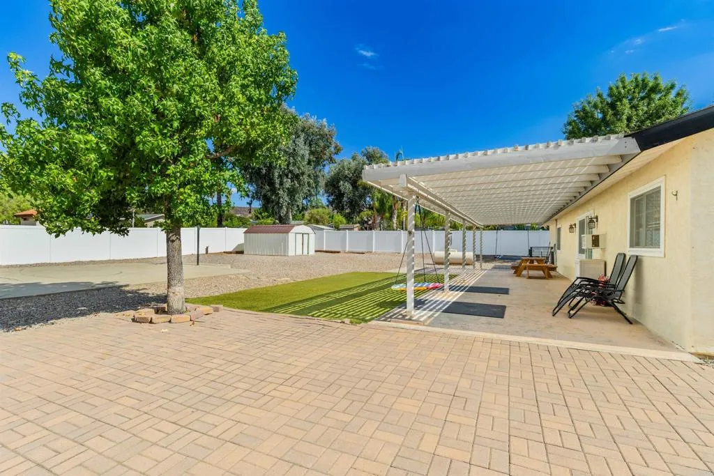 https://cdn.realtyfeed.com/cdn/127/306570932/9310f6b1da7e96182bbf54cec77aae26.webp