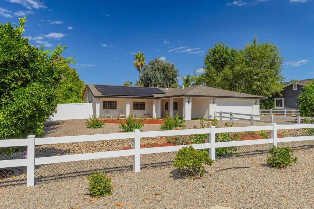 https://cdn.realtyfeed.com/cdn/127/306570932/e630d89c7f385ac03fac448cec406d15.webp