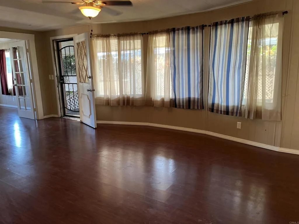 https://cdn.realtyfeed.com/cdn/127/306570997/2e7aa30d3bff5284df44109d6c759aa8.webp