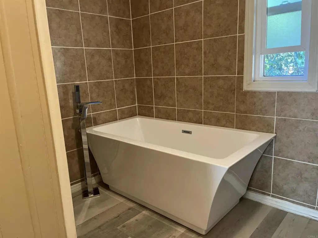 https://cdn.realtyfeed.com/cdn/127/306570997/4d8a39a76778eb1b285c807bec5c2b66.webp